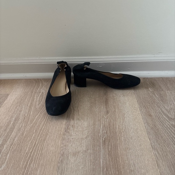 Black Suede day heel | Made in Italy | Size 6 | Classic Round Toe - Picture 3 of 3